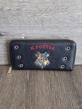 HARRY POTTER TRIWIZARD CUP ZIP AROUND WALLET